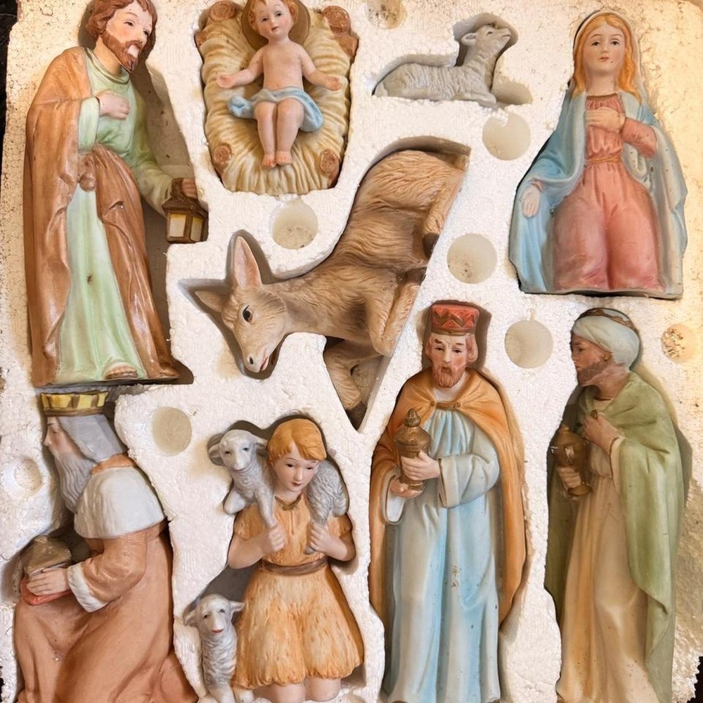 9 pc nativity set